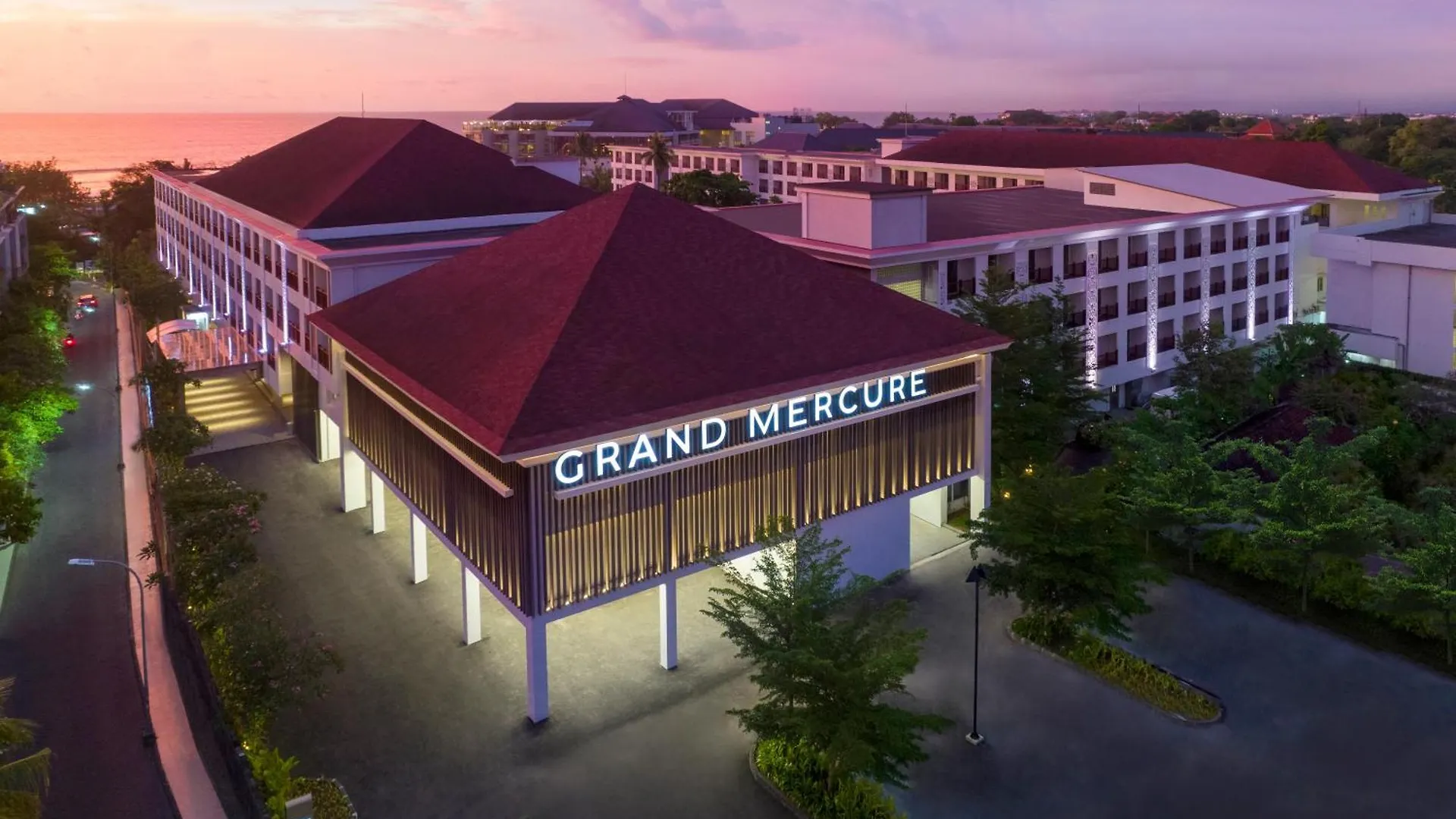 Grand Mercure Bali Seminyak Hotel